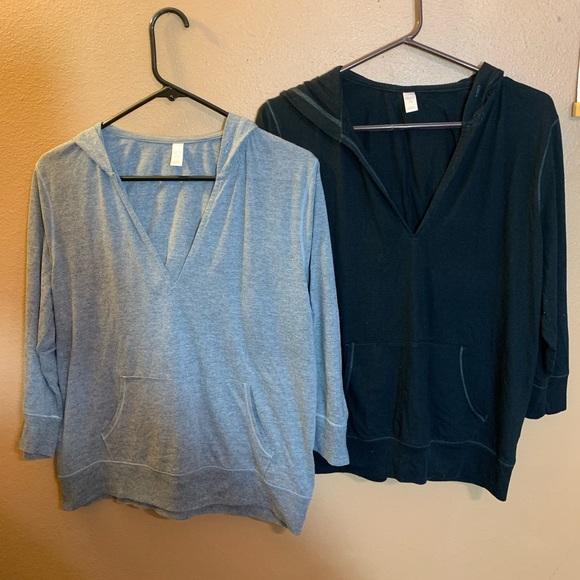 🌺Sold🌺- Limited Time!  Old Navy Sweatshirts 3/4 Sleeve - Lot of 2 - Picture 1 of 7